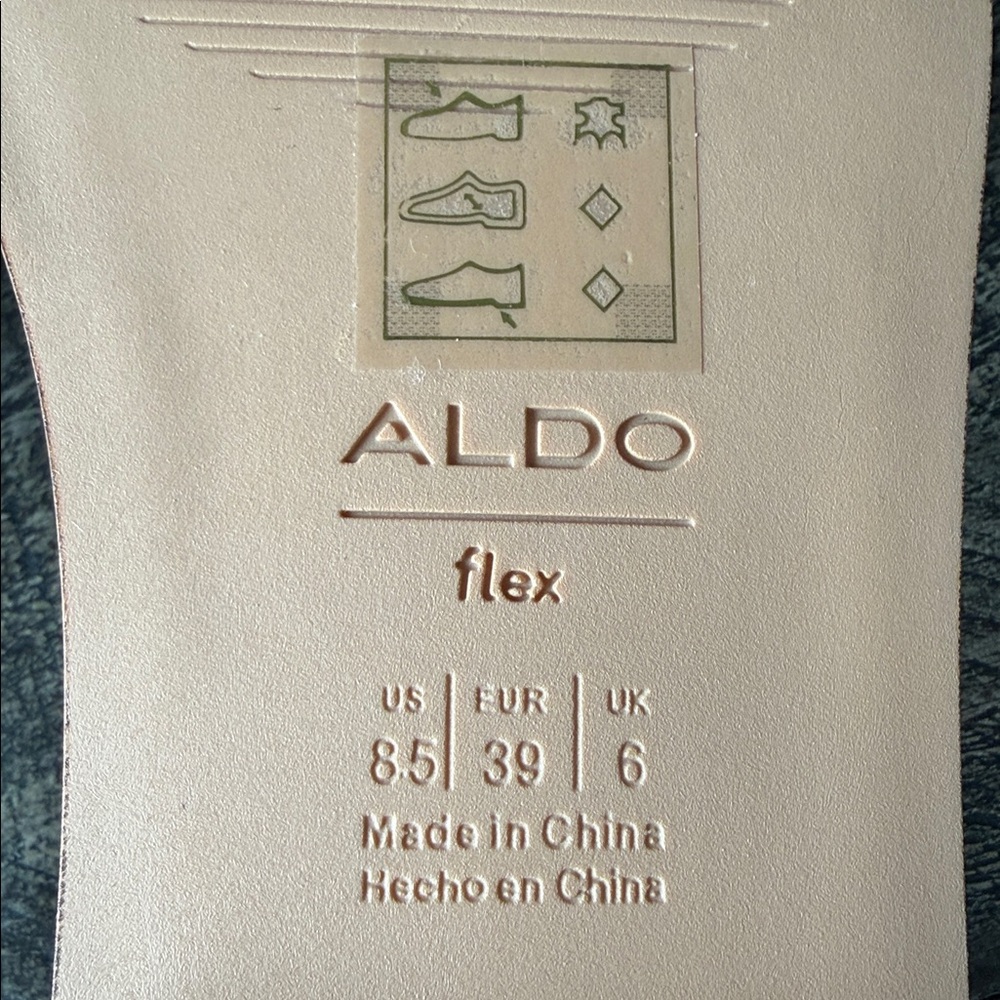 🗣️LAST CALL 🗣️ALDO Elenaa padded flat sandals - Picture 6 of 7